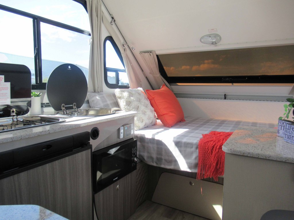 Donehues_Leisure_New_Avan_Cruiser_Adventure_Plus_Camper_Mt-Gambier_12503-6-1024x768